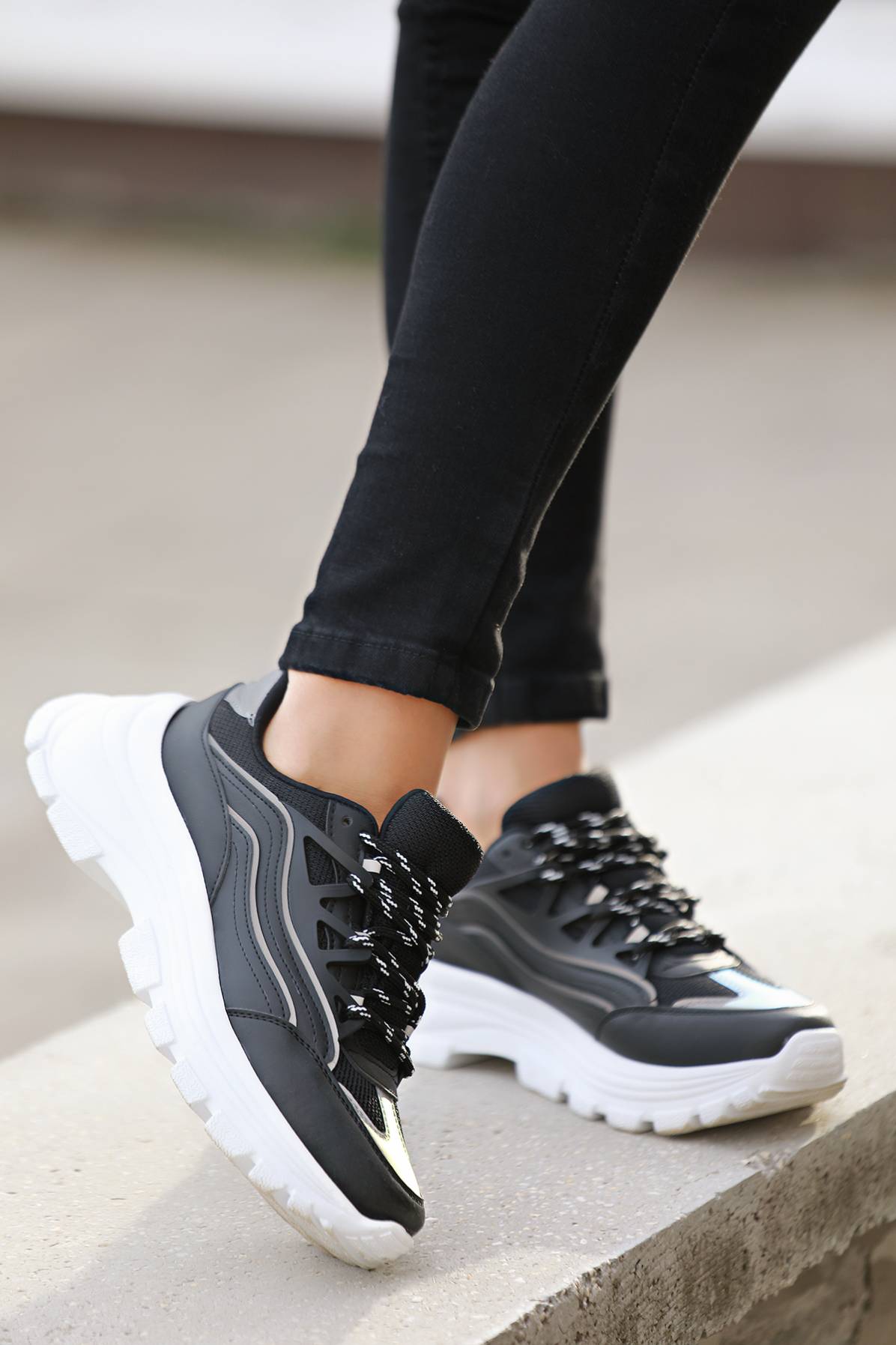 black trainer shoes womens